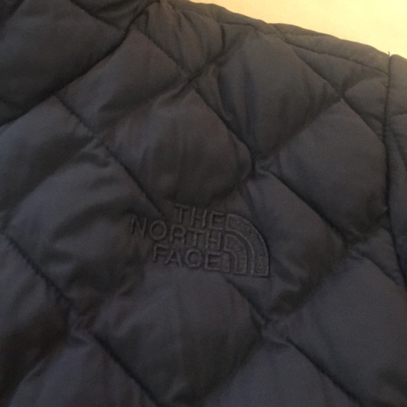 North Face Thermoball Fur Jacket - Picture 5 of 12